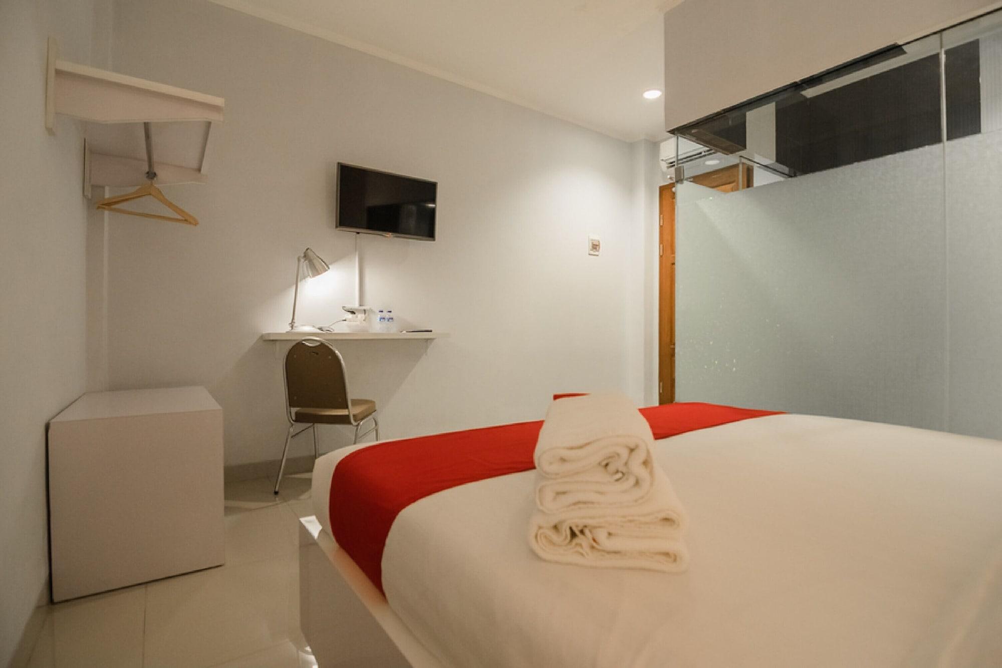 Reddoorz Plus Near Soekarno Hatta Airport 2 Тангеранг Екстер'єр фото