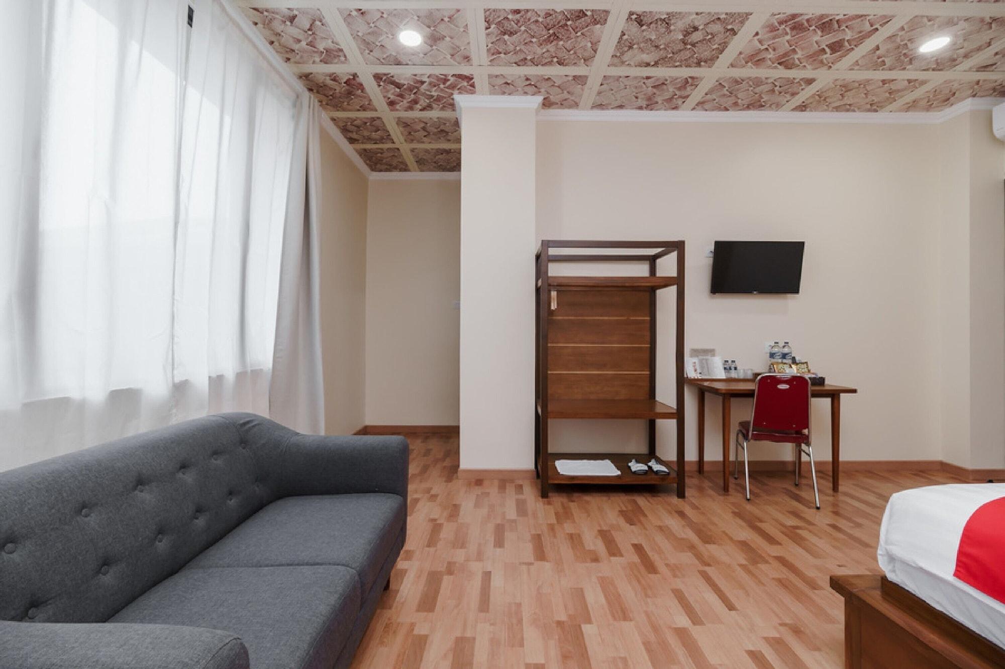 Reddoorz Plus Near Soekarno Hatta Airport 2 Тангеранг Екстер'єр фото