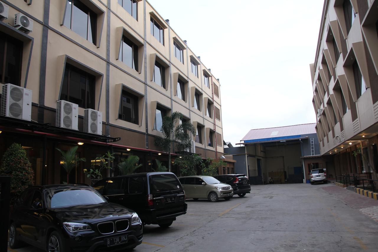 Reddoorz Plus Near Soekarno Hatta Airport 2 Тангеранг Екстер'єр фото