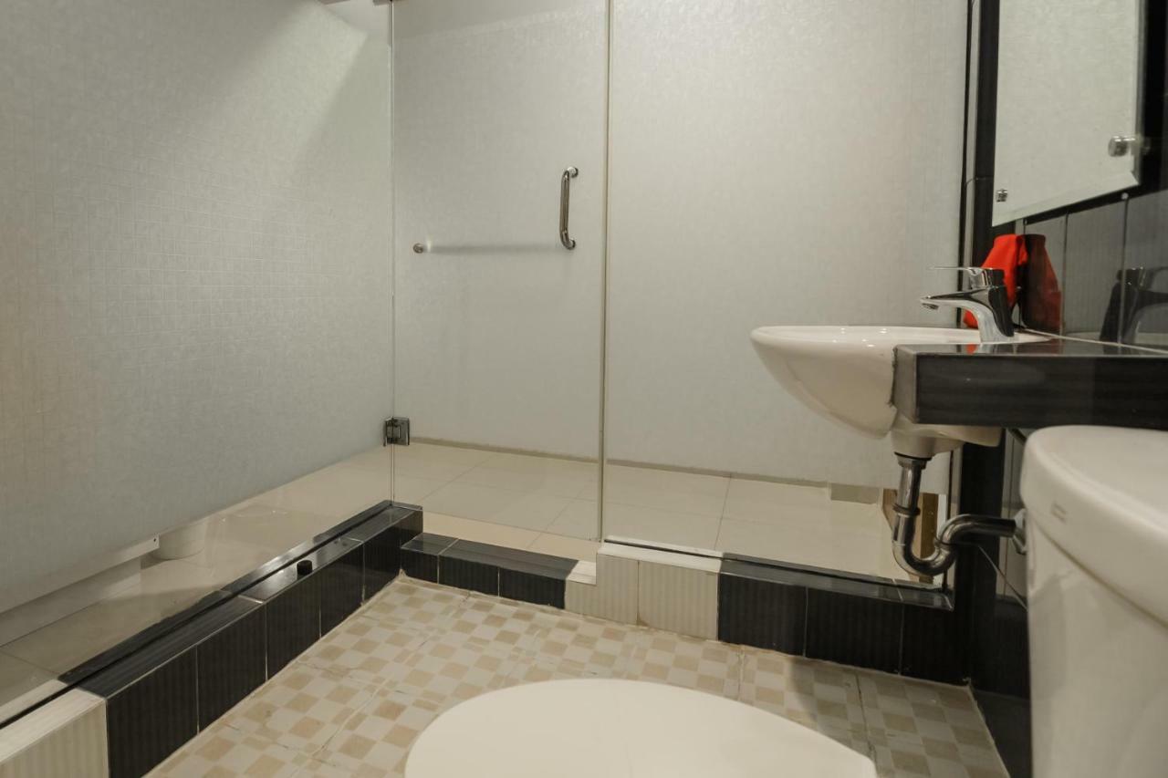 Reddoorz Plus Near Soekarno Hatta Airport 2 Тангеранг Екстер'єр фото