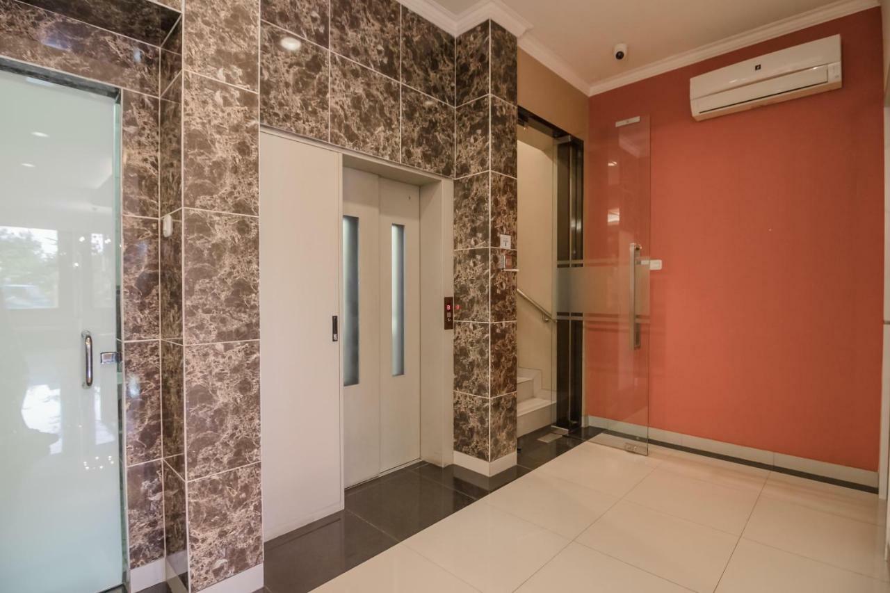 Reddoorz Plus Near Soekarno Hatta Airport 2 Тангеранг Екстер'єр фото