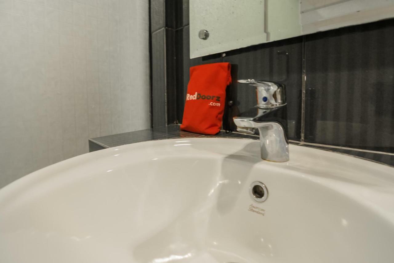 Reddoorz Plus Near Soekarno Hatta Airport 2 Тангеранг Екстер'єр фото