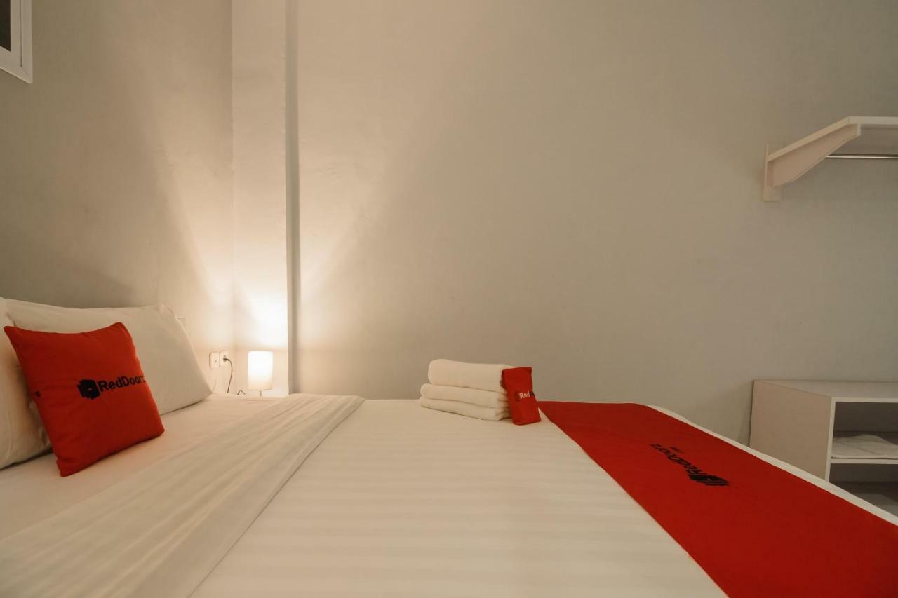 Reddoorz Plus Near Soekarno Hatta Airport 2 Тангеранг Екстер'єр фото